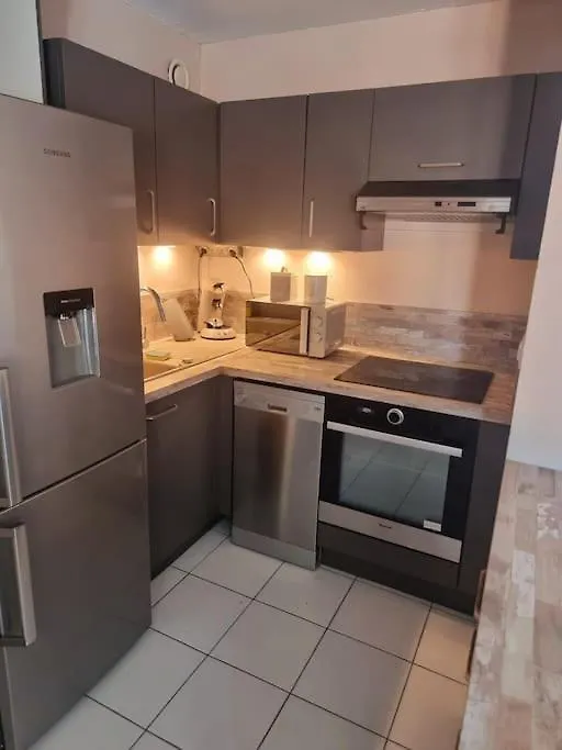 Apartment Un Appartement Calme Et Elegant Avignon France