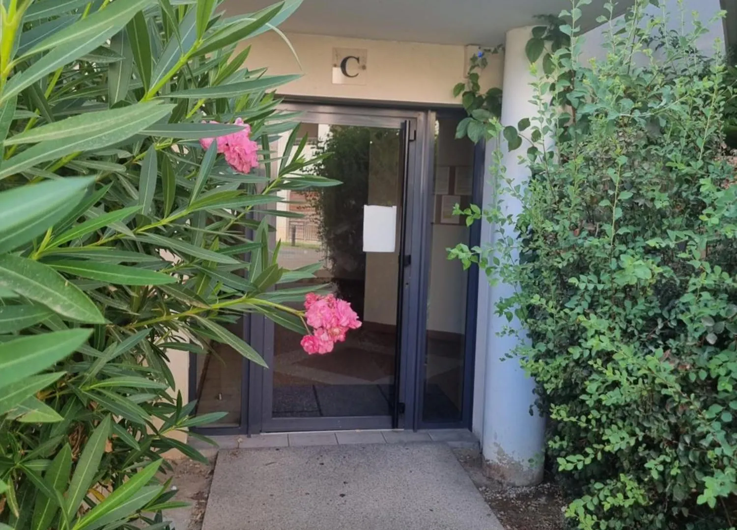 Un Appartement Calme Et Elegant Avignon