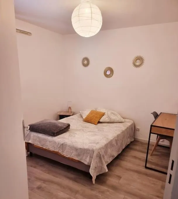 Un Appartement Calme Et Elegant Avignon