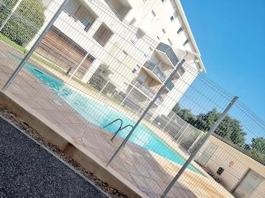 Un Appartement Calme Et Elegant Avignon