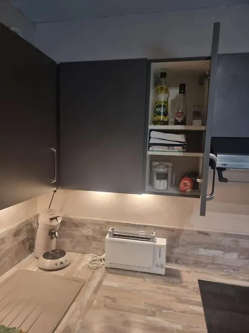 Un Appartement Calme Et Elegant Avignon France